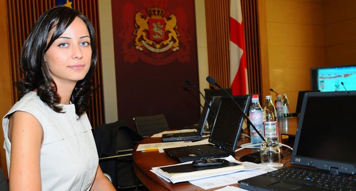 Вероника Кобалия - Скандальное фото министра Грузии