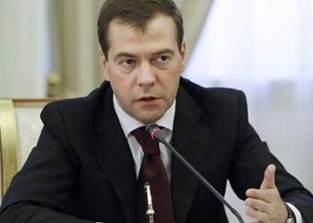 Медведев отправил Украину за кредитом в Брюссель