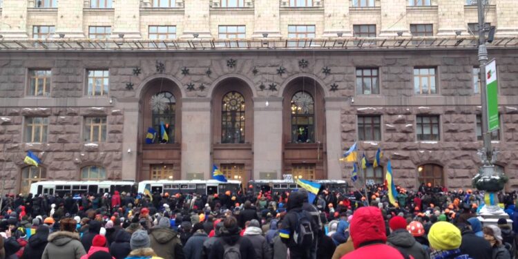 Власти Киева собираются выставить "евромайдановцам" счет на 3 миллиона гривен