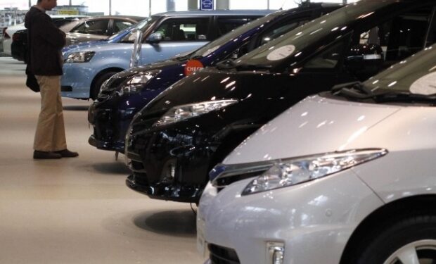 Продажи автомобилей в Украине сократились на 28%