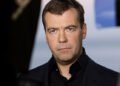 Медведев: на Украине снова пролилась кровь, страна в предчувствии гражданской войны