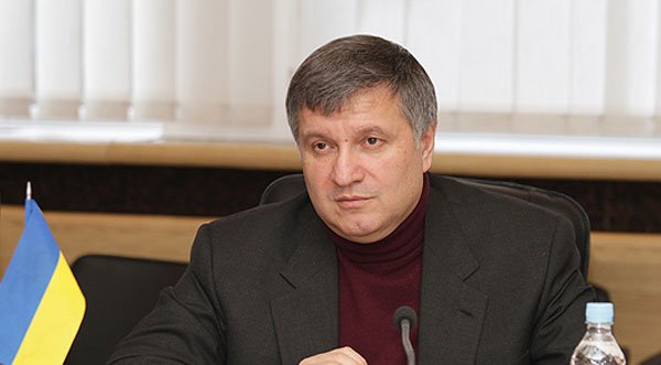 Арсен Аваков обратился к Порошенко с просьбой демобилизовать срочников
