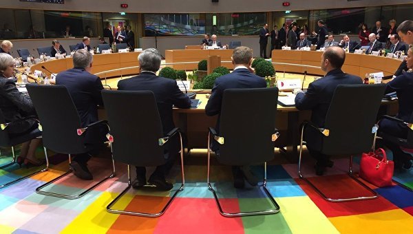 Евросовет не принял на саммите итоговый документ из-за позиции Польши