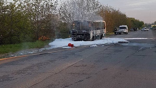 Под Кривым Рогом сгорел пассажирский автобус