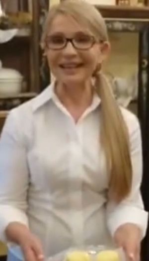 Юлия Тимошенко записала видео о приготовлении сырников
