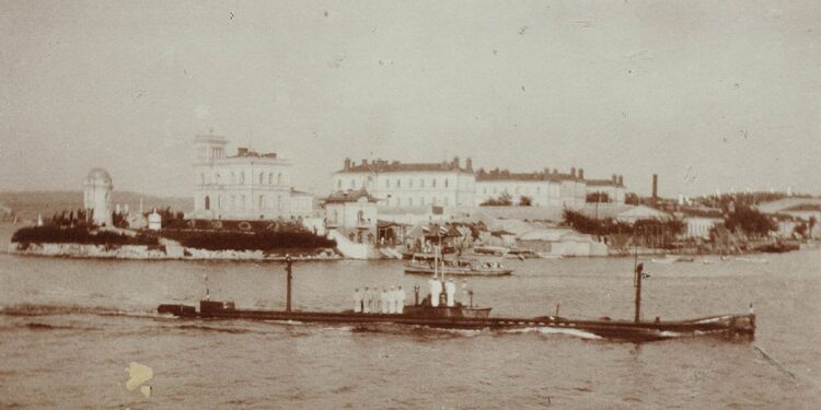 У берегов Севастополя нашли затонувшую в 1909 году подлодку «Камбала»