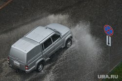 Ливень в Челябинске, дождь, автомобиль, пикап, ливень, уаз патриот