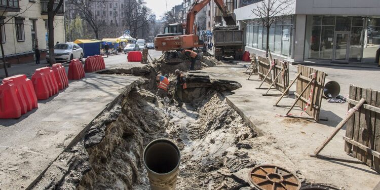 Киев без горячей воды: Кто виноват и чего ждать дальше?