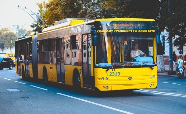 Рейды на "зайцев" в транспорте Киева: За день выявили 152 неплательщиков