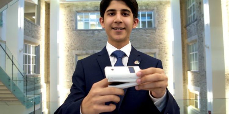 London teen wins national science award for health-care invention