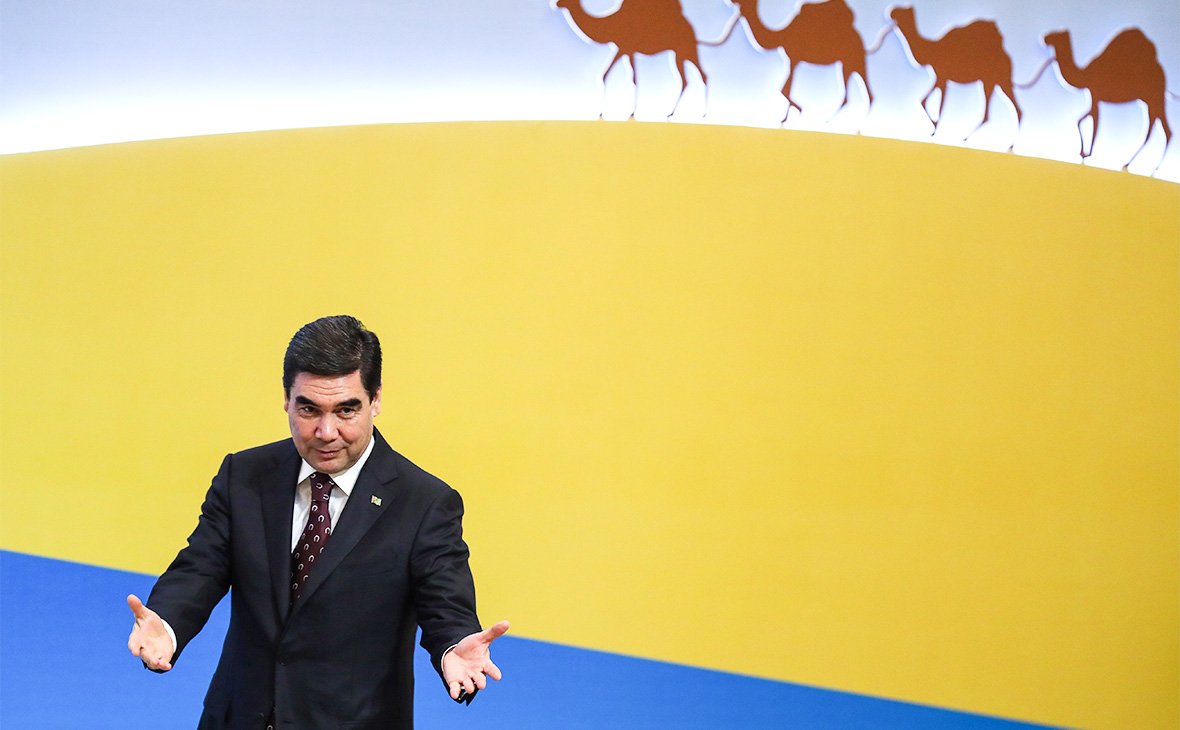 Президент Туркмении сочинил и вместе с внуком зачитал рэп