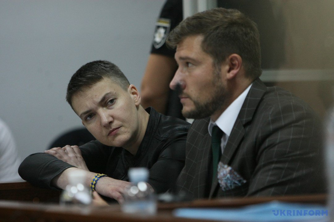 Суд оставил Савченко под стражей до сентября