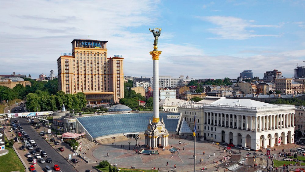 В Киеве хотят запретить рекламу и вывески на иностранном языке