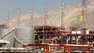 Газовое месторождение рядом с иранским городом Эселуйе на севером побережье Персидского залива. Архивное фото