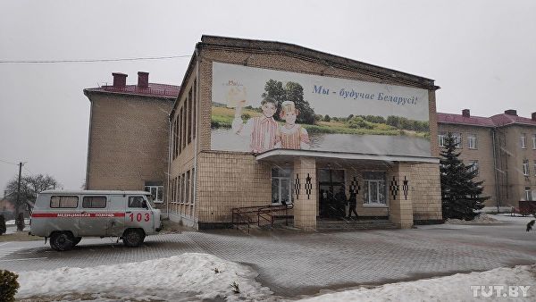 Здание школы в Столбцах, где произошло нападение