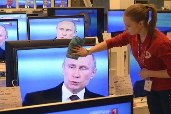 Пропаганда РФ насчитала в Украине 85% фанатов Путина