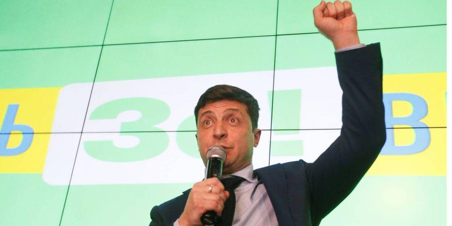 Представители интеллигенции призвали украинцев не голосовать за Зеленского - фото