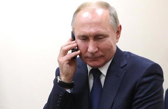 Путин и Зеленский провели телефонную беседу