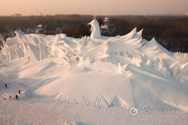 В Китае показали грандиозный фестиваль скульптур изо льда