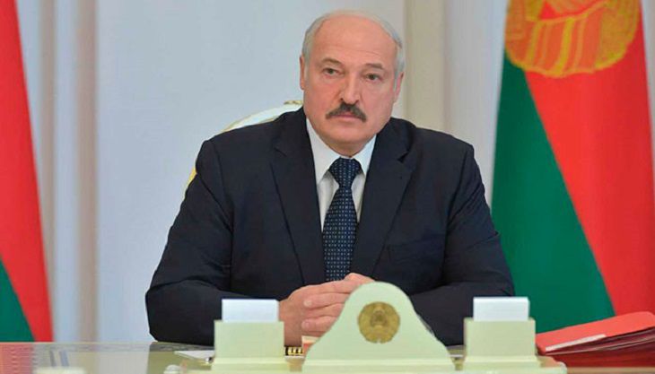 Лукашенко: одной ногой уже вступили в финансовый кризис