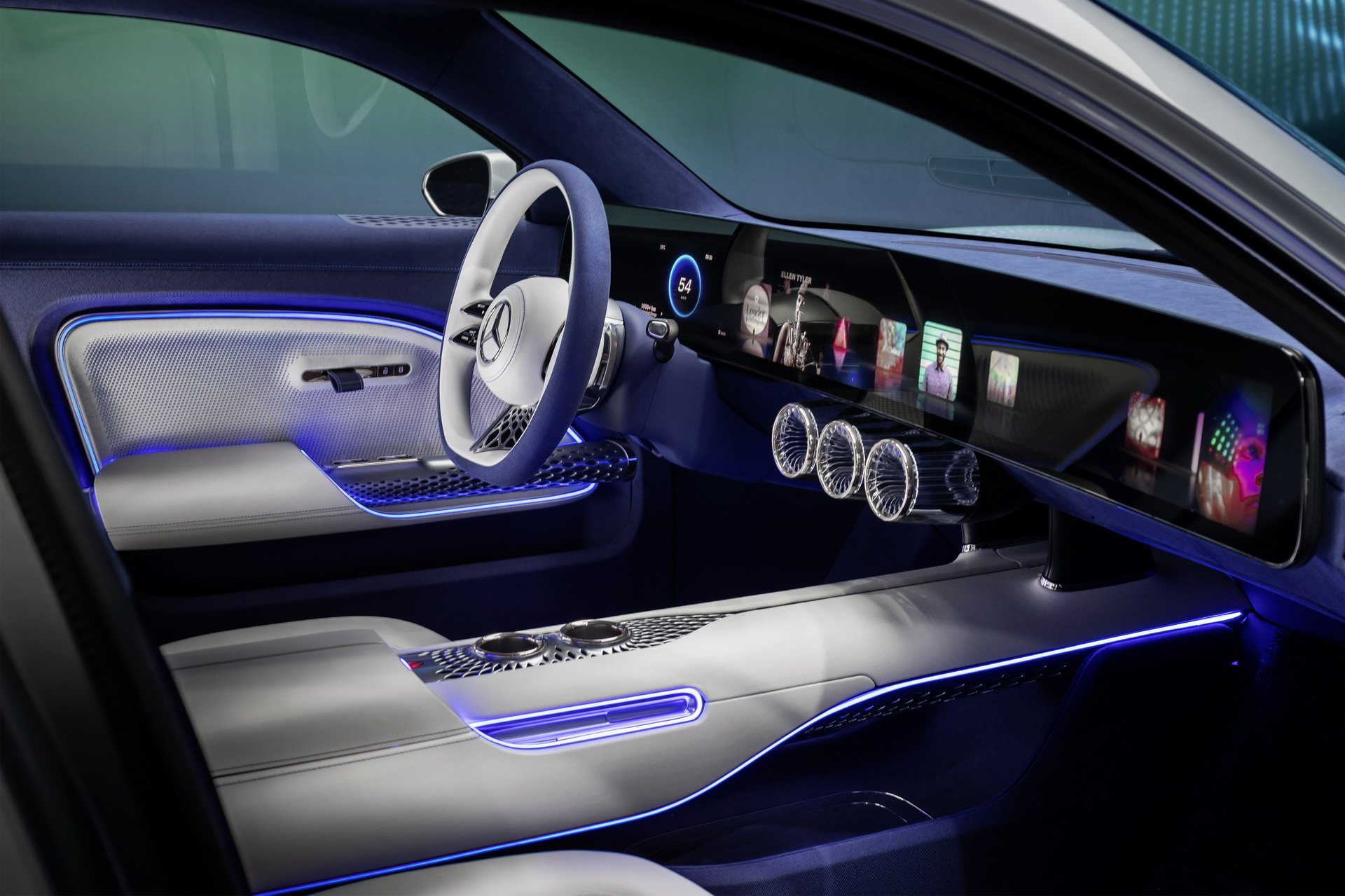 Запас хода 1000 км и переработанные подгузники в салоне: Mercedes показал инновационный электрокар EQXX