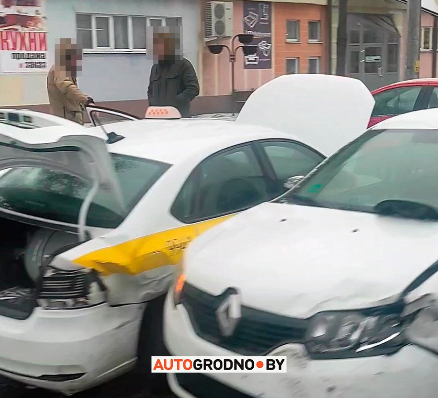 Почти День жестянщика утром в разных районах Гродно серьезно бились автомобили