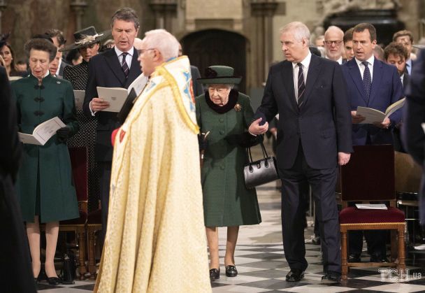 Принц Эндрю и королева Елизавета II / © Associated Press