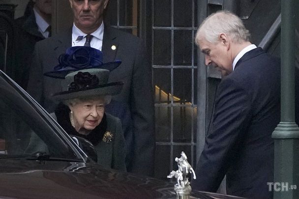 Королева Елизавета II и принц Эндрю / © Associated Press