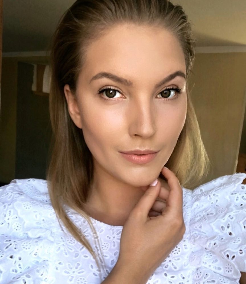 “Мисс Польша 2022“ без макияжа: как выглядит самая красивая полька в реальной жизни