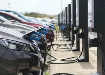 mirovye prodazhi elektrifitsirovannyh avtomobilej vyrosli na 31 v 2023 godu.jpg