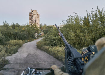 russia takes control of a city in eastern ukraine after.jpg