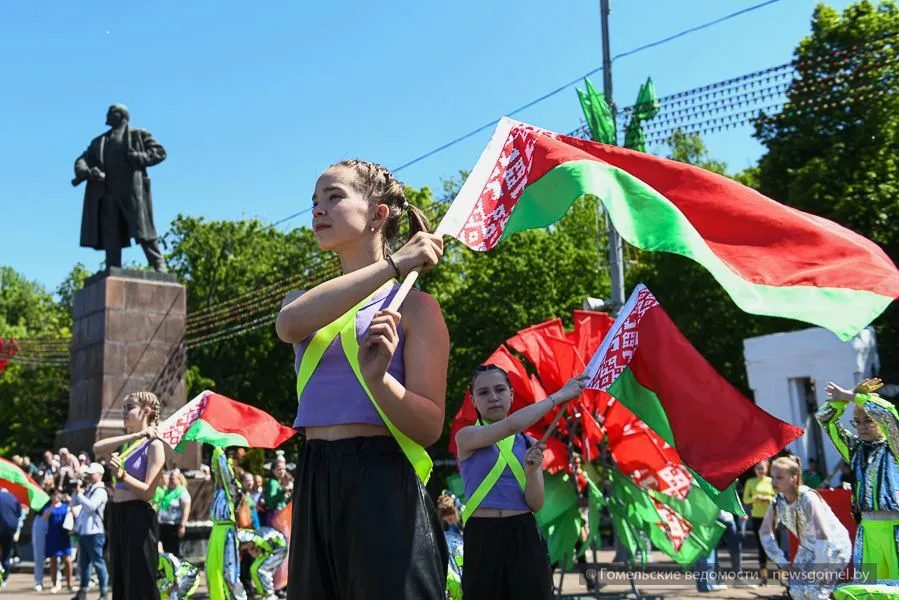 rukovodstvo gomelskogo gorispolkoma i gorsoveta pozdravlyayut s dnyom rabotnikov fizicheskoj.webp.webp