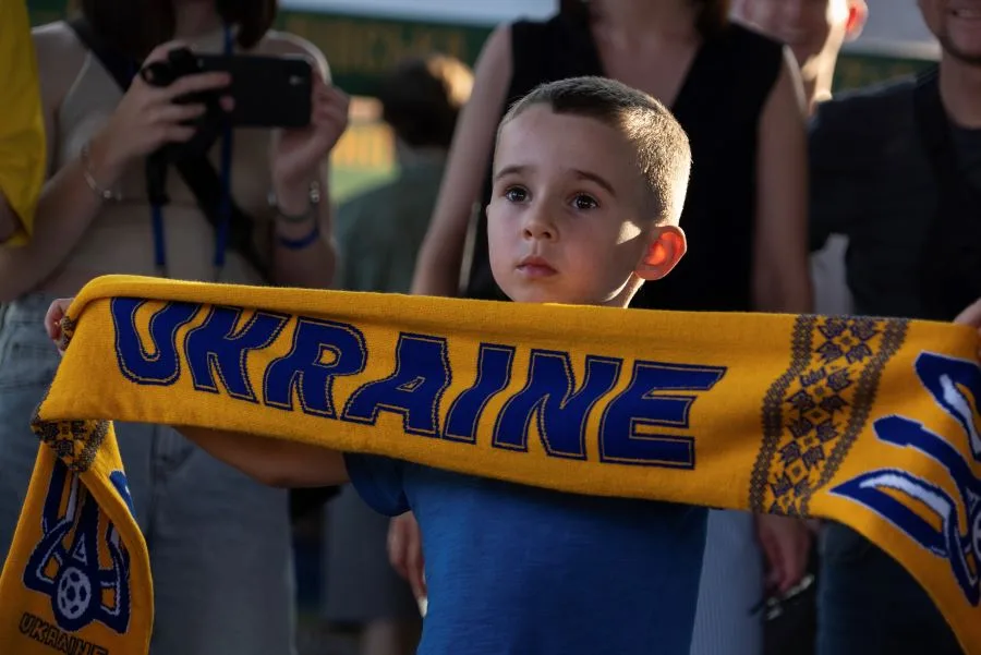 1719727964 in a kyiv market ukrainians take heart from teams inspiring.jpg