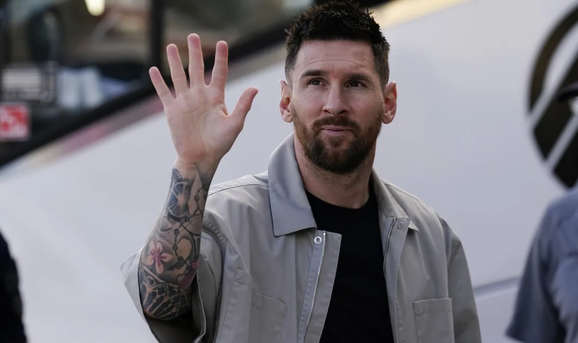 lionel messi named the two best teams in the world.jpg