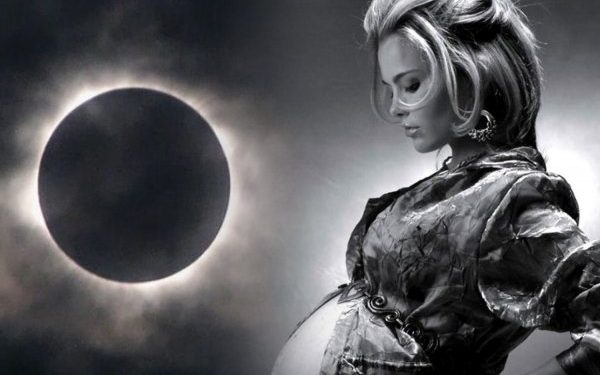 Луна опасна для жизни? Затмение 16 июля испортит здоровье беременных женщин