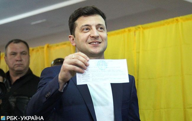 В МВД рассказали, что будет Зеленскому за демонстрацию своего бюллетеня с итогом голосования