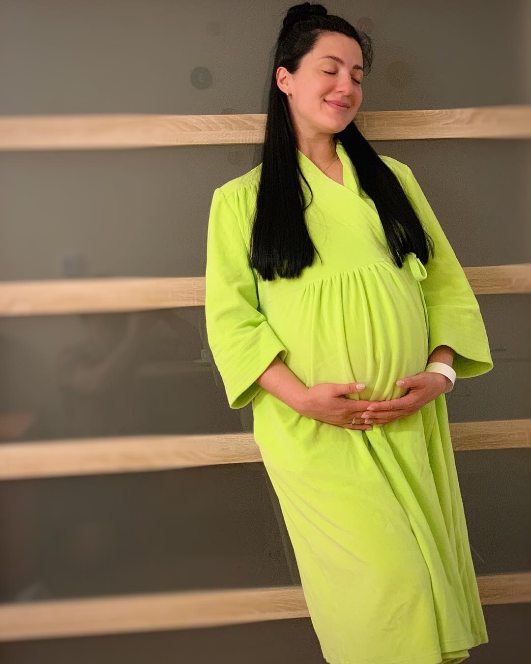 &quot;На старте&quot;:  беременная Снежана Бабкина показала фото из роддома